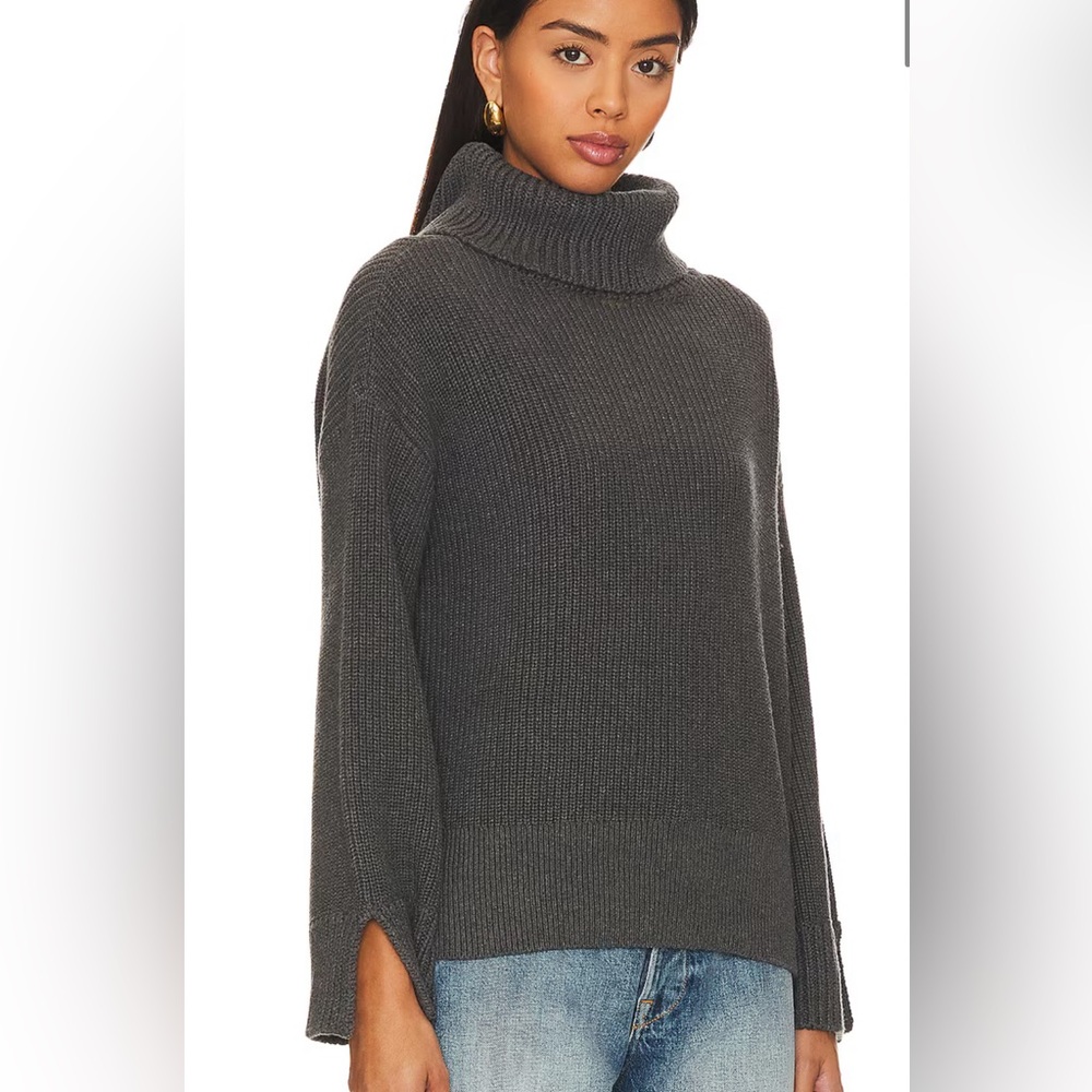 Gray cotton sweater